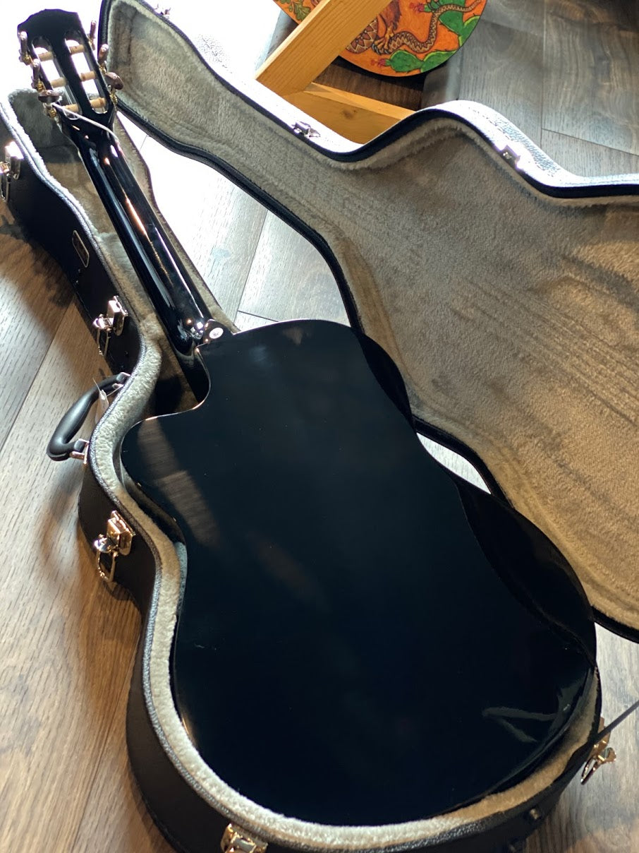 Fender CN-140SCE Nylon Solid Top Acoustic Electric in Black