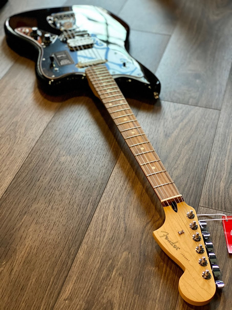 Fender Player Series Jaguar with Pau Ferro Fingerboard in Black