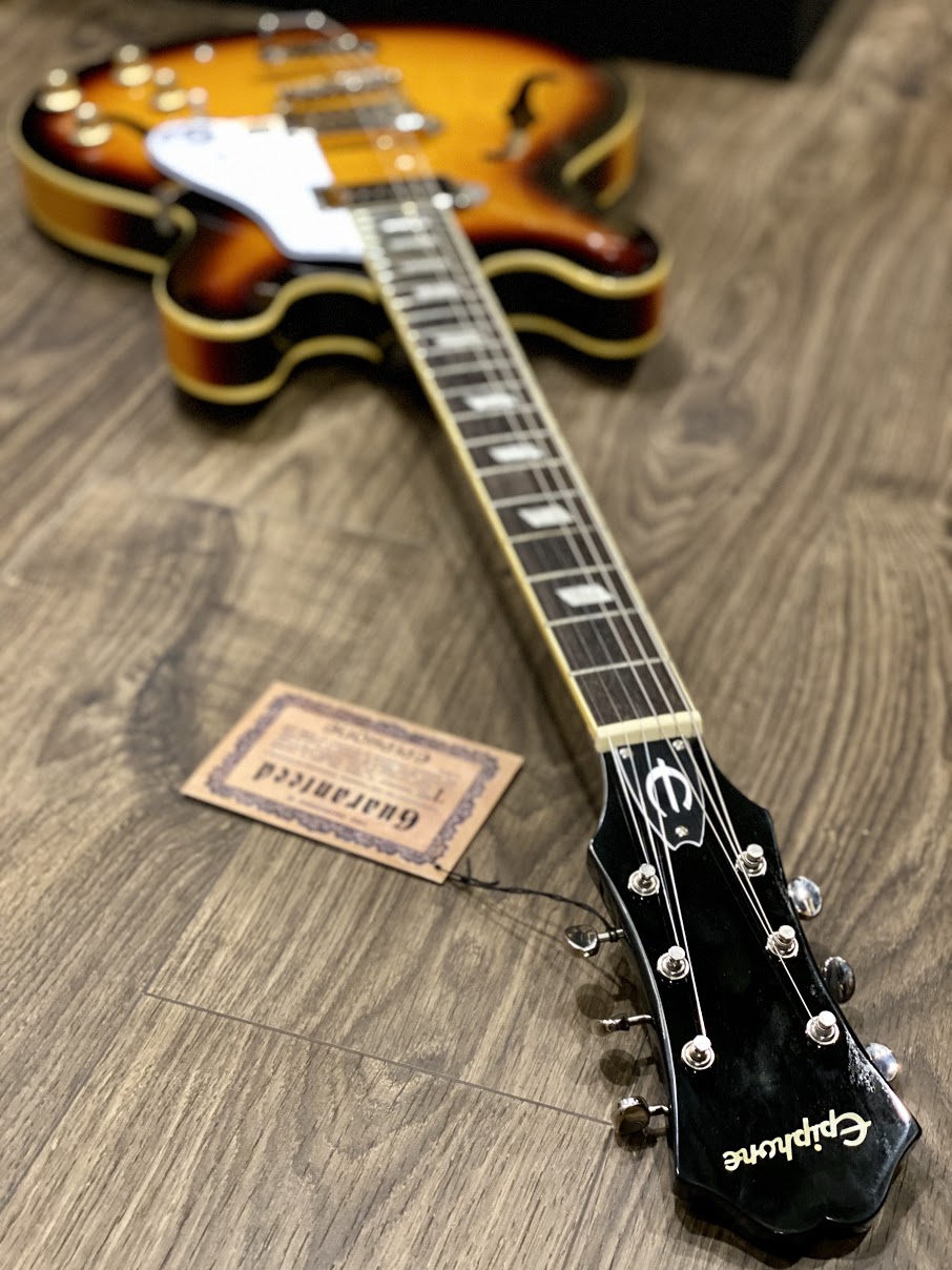 Epiphone Casino Archtop Hollowbody in Vintage Sunburst