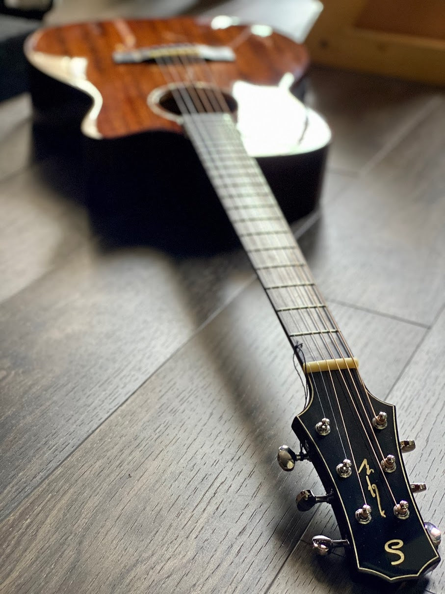 SQOE Spain A830C Solid Top Mahogany Acoustic Electric in Natural with Fishman Presys Plus