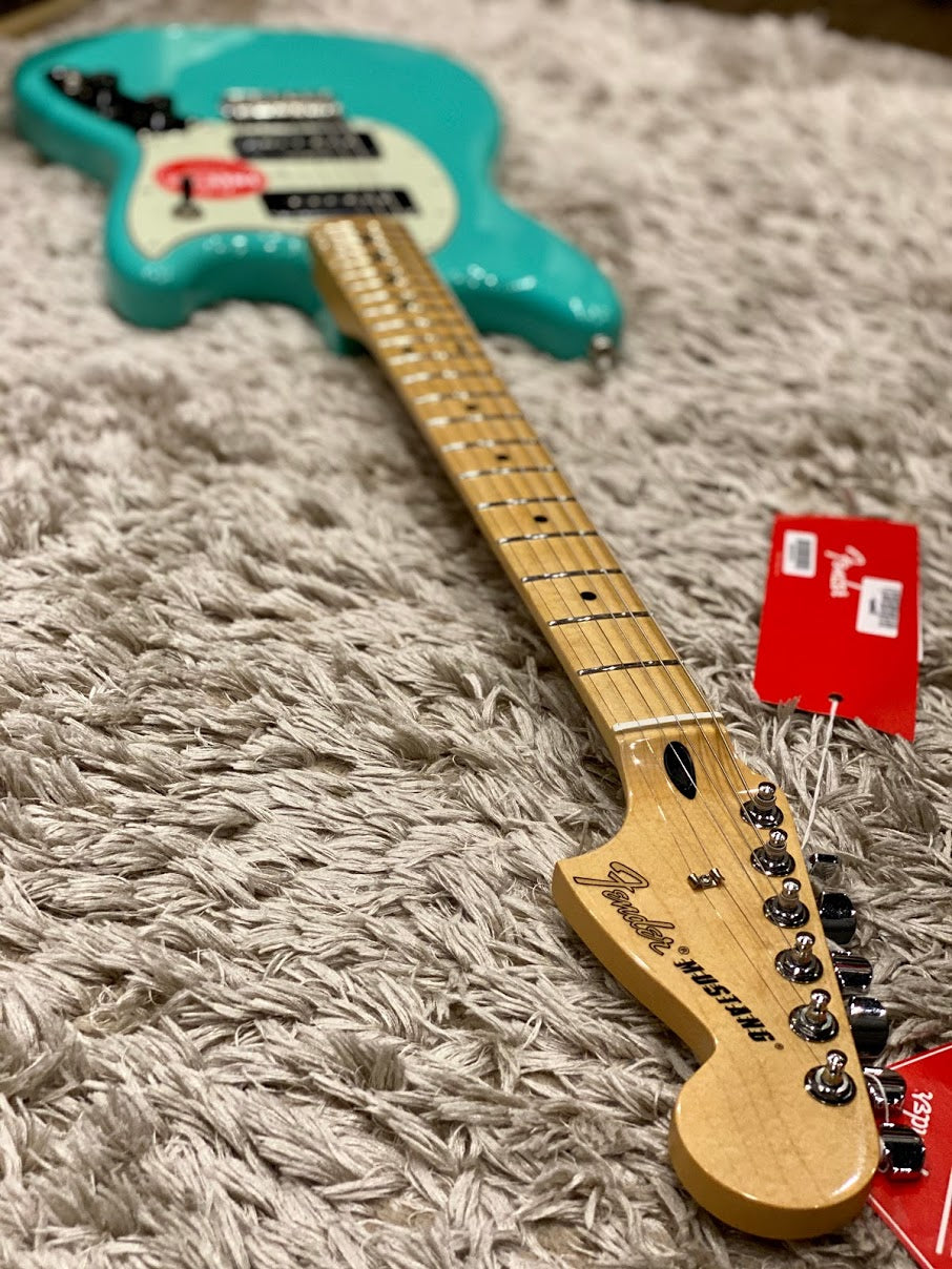 Fender Player Mustang 90 with Maple FB in Seafoam Green