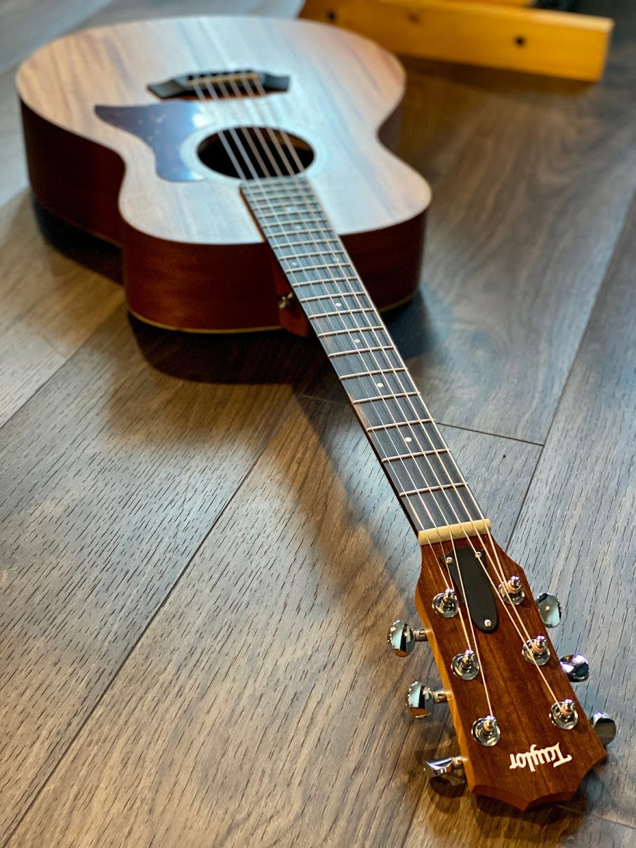 Taylor GS Mini-e (Mahogany Top) Acoustic Guitar - Natural