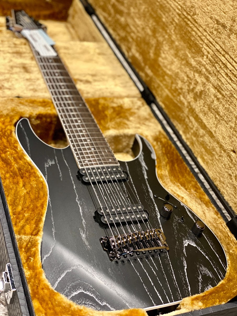 Ibanez Prestige RG5328 - Lightning Through A Dark