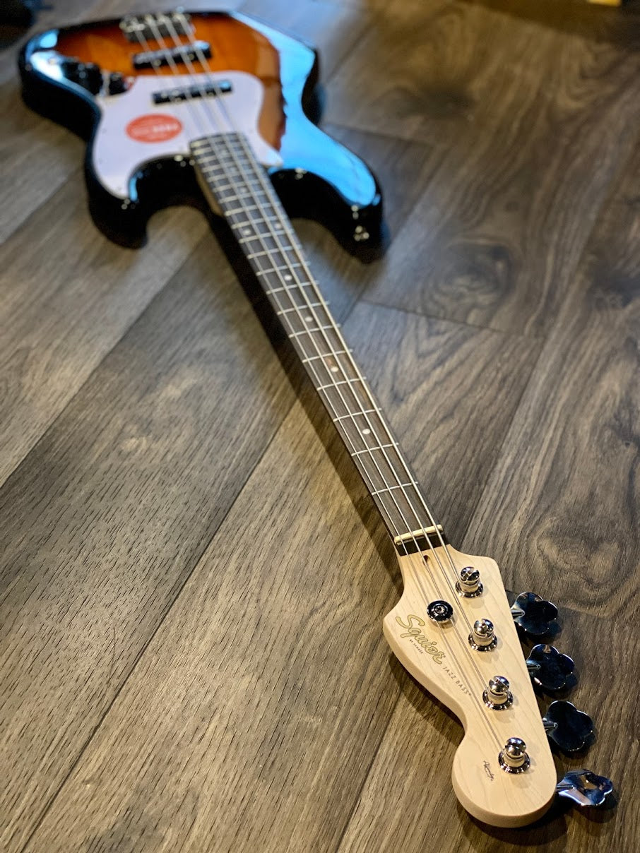 Squier affinity Jazz Bass with Laurel FB in Brown Sunburst