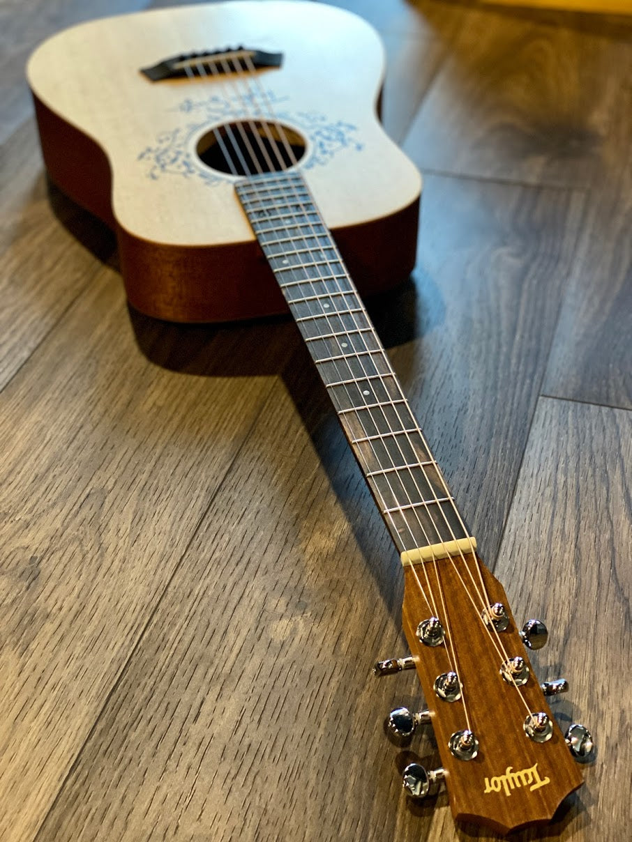 Taylor Baby Taylor-e Acoustic Guitar with Bag Taylor Swift Signature