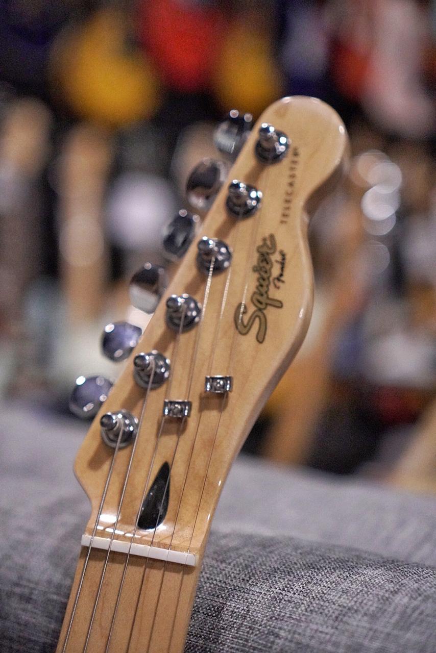 Squier Vintage Modified Telecaster SSH Maple Neck in Black with Duncan Designed Pickups