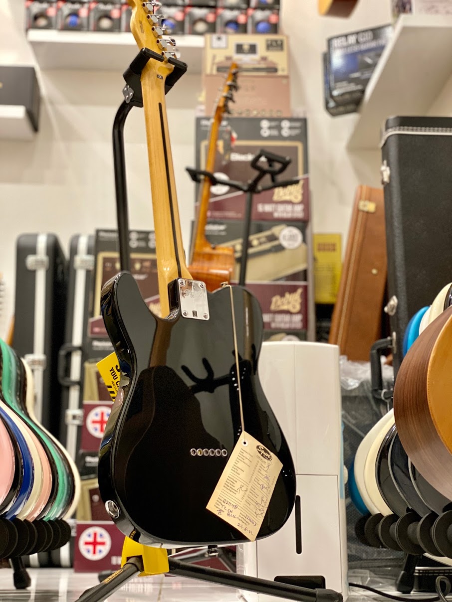 Squier Vintage Modified Telecaster SH Maple Neck in Black