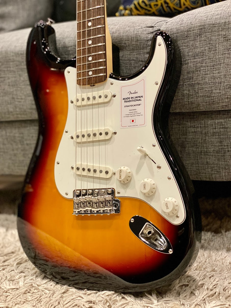 Fender Japan Traditional II Stratocaster ปลายยุค 60 พร้อม Rosewood FB ใน 3 Tone Sunburst