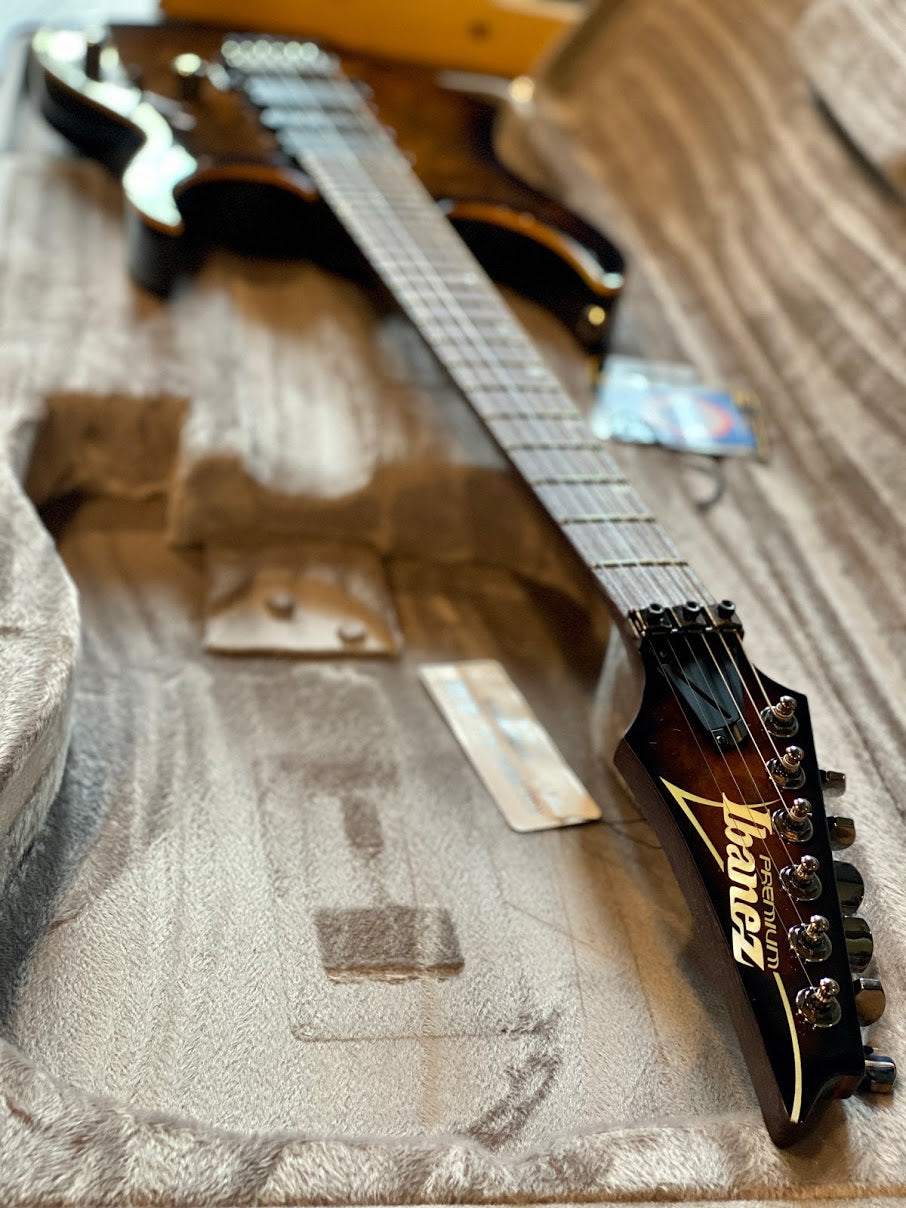 Ibanez RG970WBWZ-WLB Premium in Walnut Burst