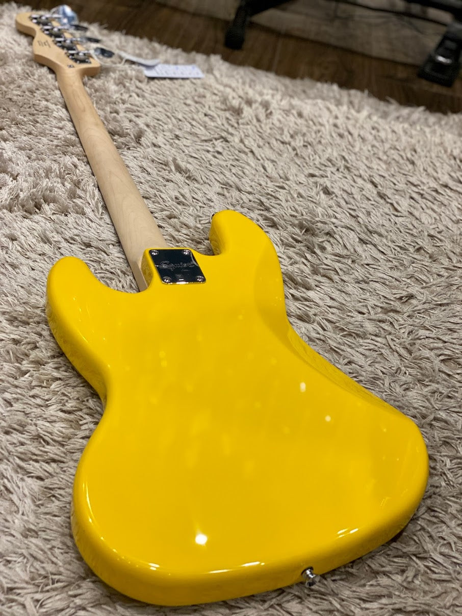 Squier affinity Jazz Bass with Laurel FB in Graffiti Yellow