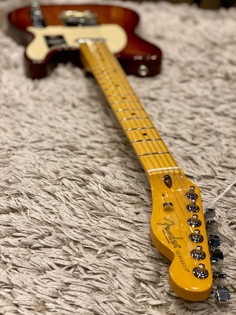 Fender American Professional II Telecaster - Sienna Sunburst with Maple Fingerboard