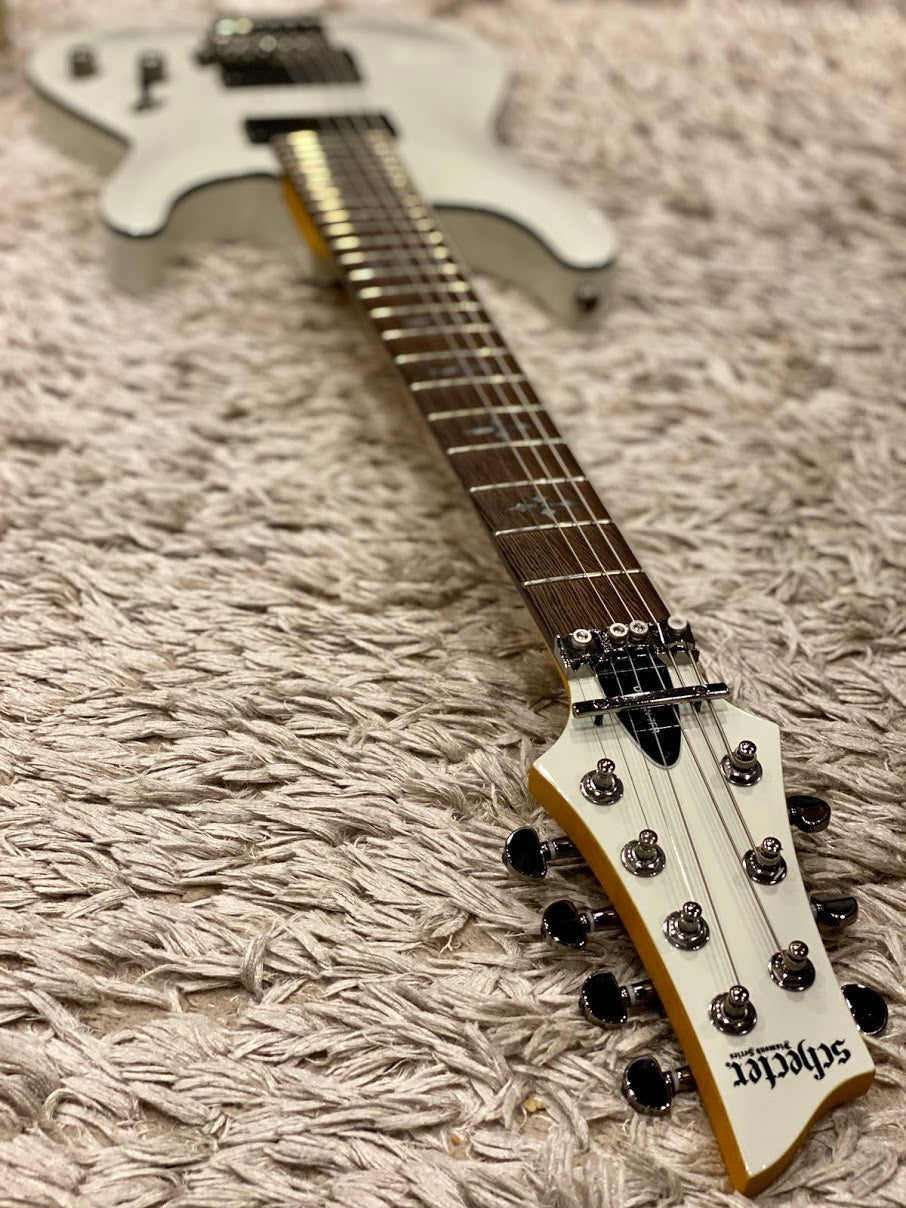Schecter DEMON-7 FR in Vintage White