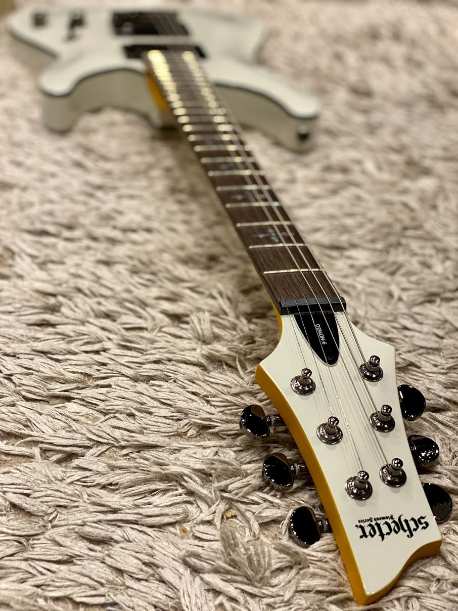 Schecter Demon-6 in Vintage White