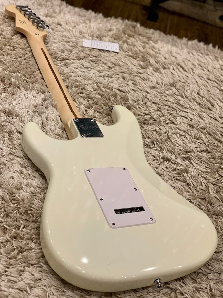 Squier Bullet HSS Stratocaster with Tremolo and Laurel FB in Arctic White