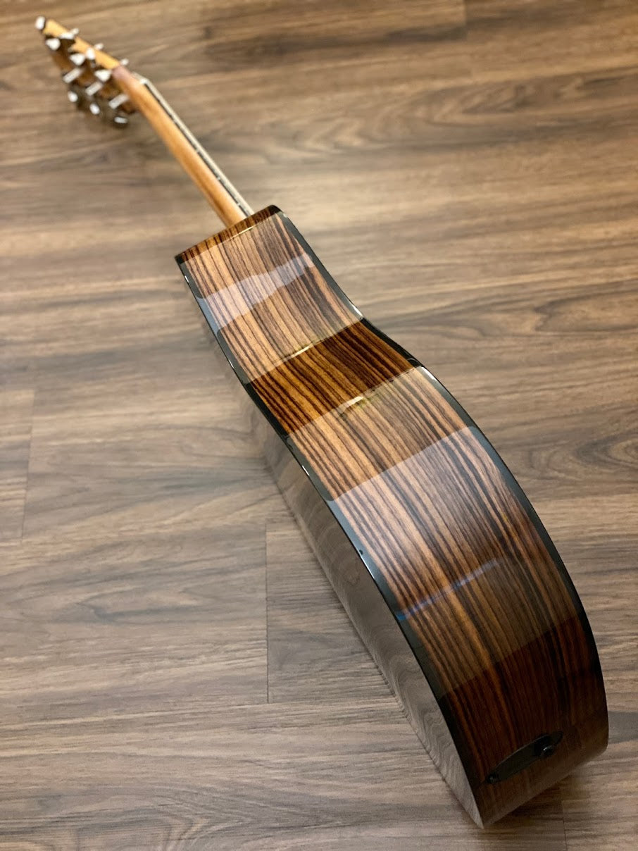 Taylor 210ce Plus อะคูสติก-ไฟฟ้าในธรรมชาติ