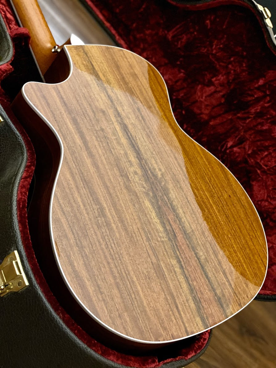 Taylor 414ce-N Grand Auditorium Nylon in Natural