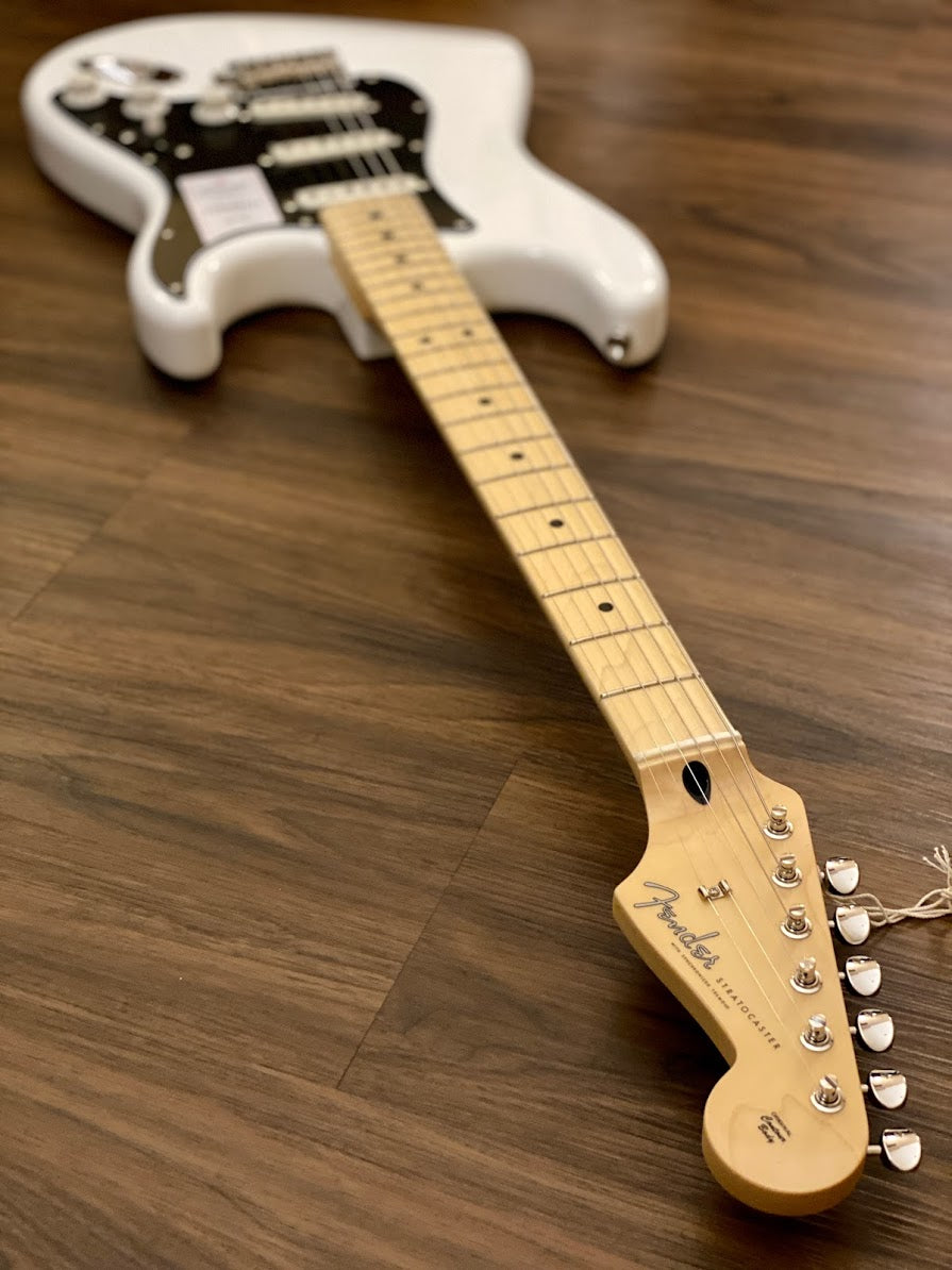 Fender Japan Hybrid II Stratocaster with Maple FB in Arctic White