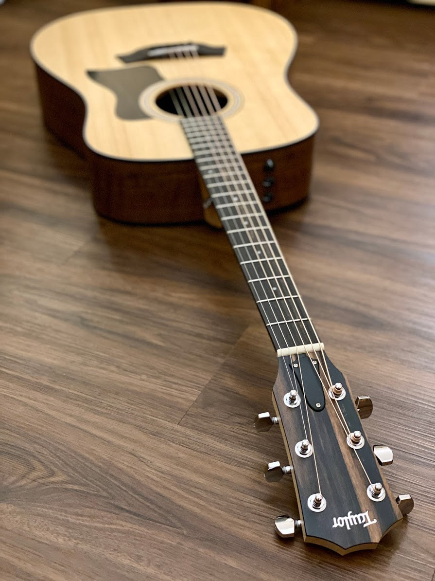 Taylor 110e Acoustic Electric - Natural Sitka Spruce