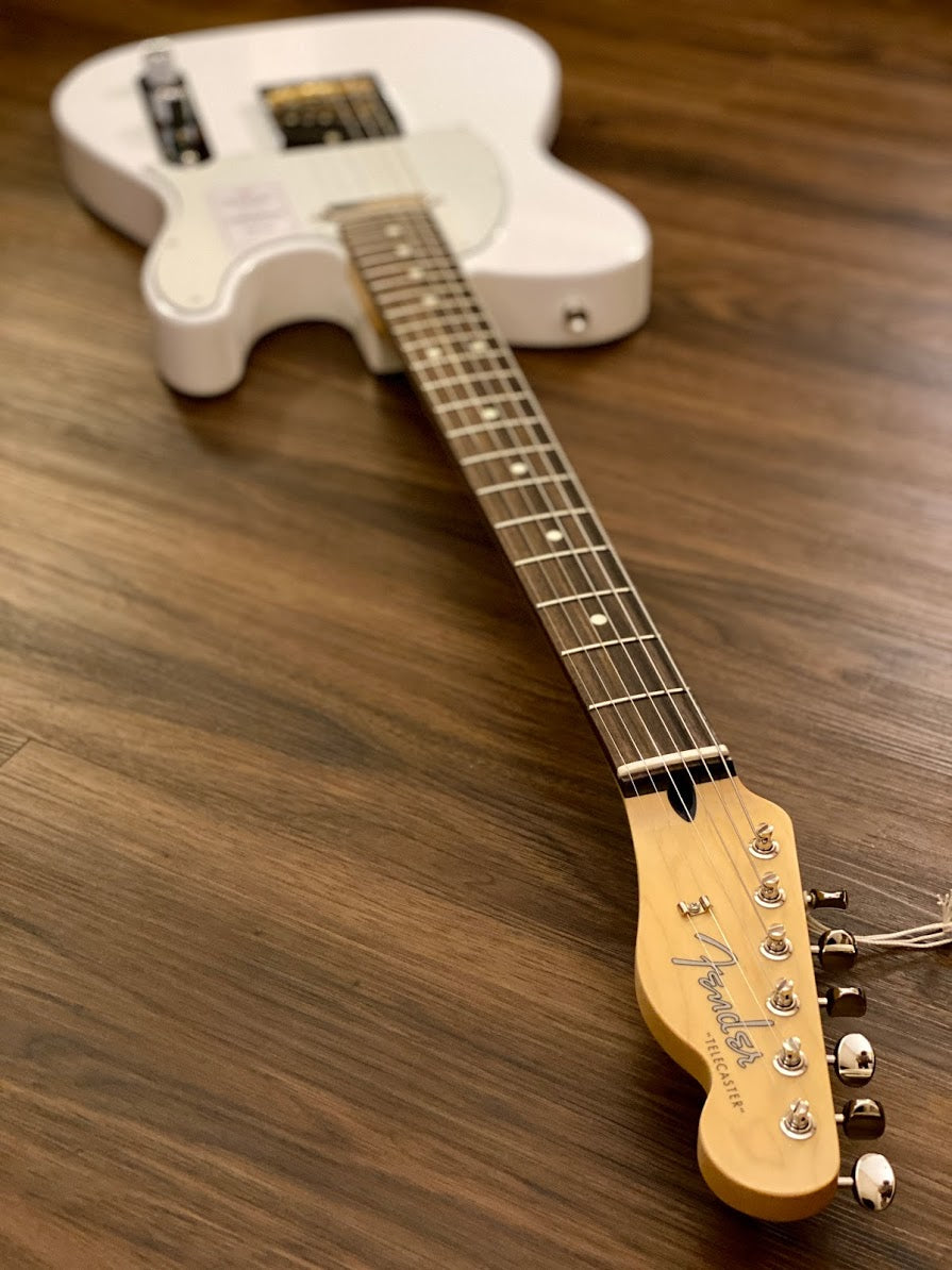 Fender Japan Hybrid II Telecaster with Rosewood FB in Arctic White