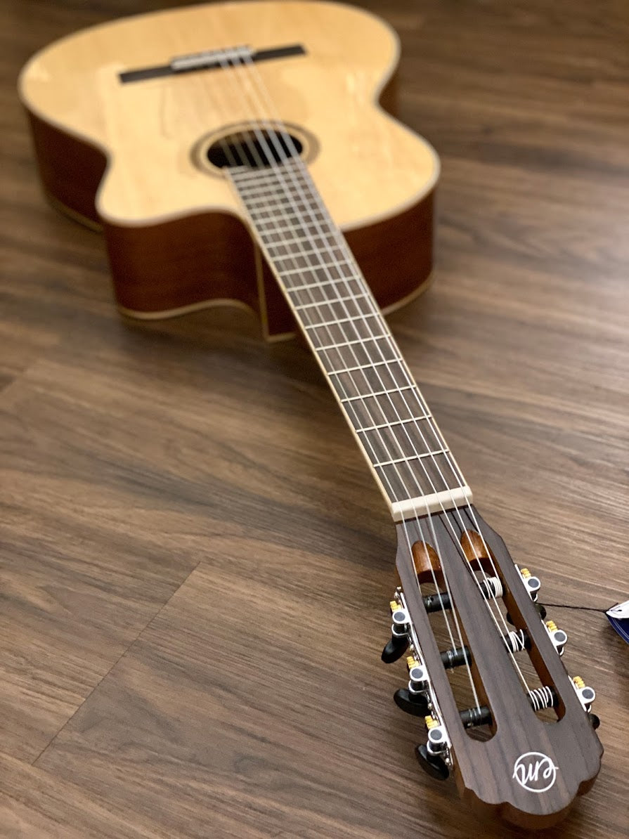 Tanglewood EM DC6 Nylon with Fishman Preamp in Natural