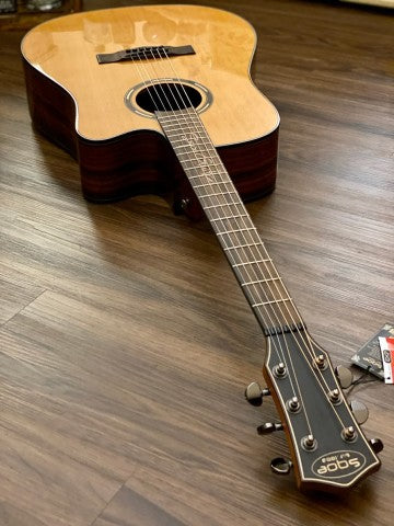 SQOE Spain S500C in Natural with Solid Cedar Top and Ebony Back Side