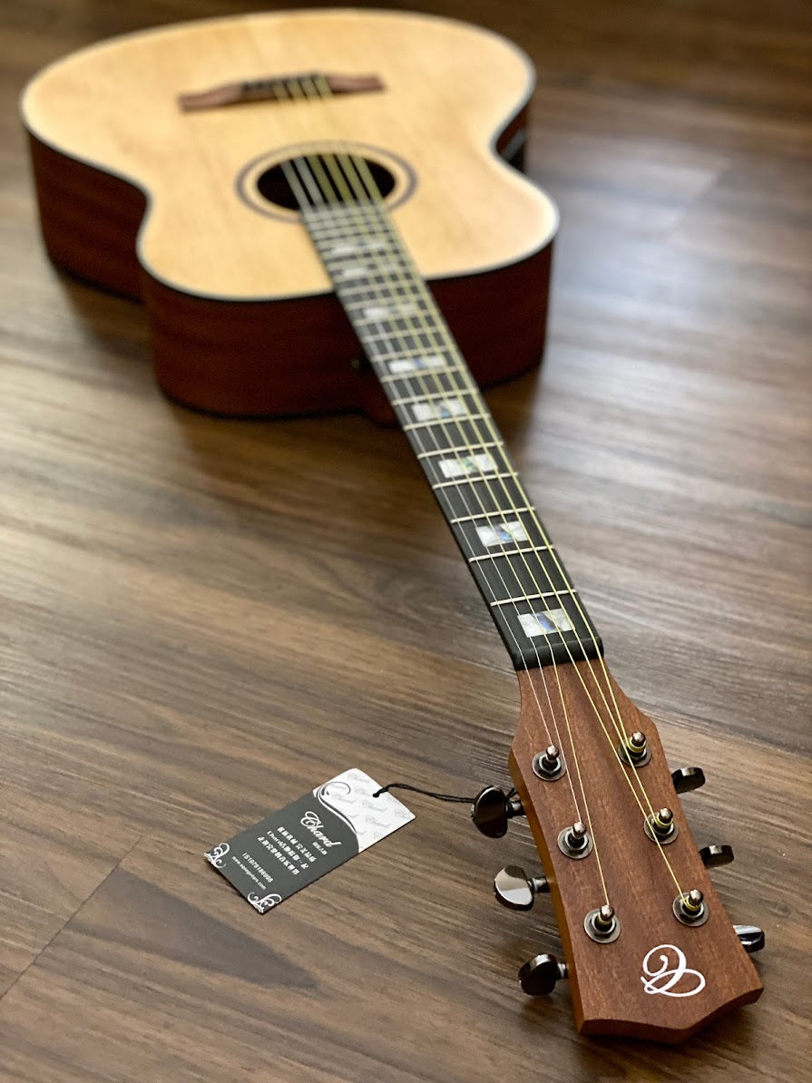 Chard WD48OM Acoustic Electric Solid Top สี Natural Satin พร้อม Fishman Presys