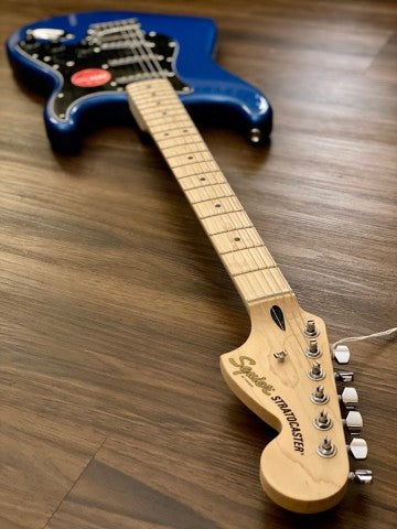 Squier Affinity Series Stratocaster พร้อม Maple FB สี Lake Placid Blue