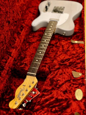 Fender Jimmy Page Telecaster - สีขาวสีบลอนด์