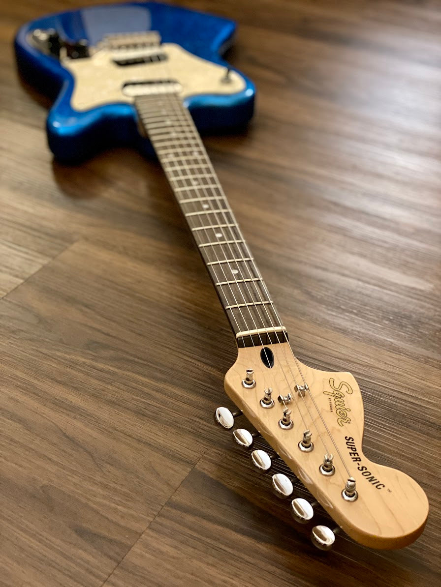 Squier Paranormal Super-Sonic - Blue Sparkle with Pearloid Pickguard