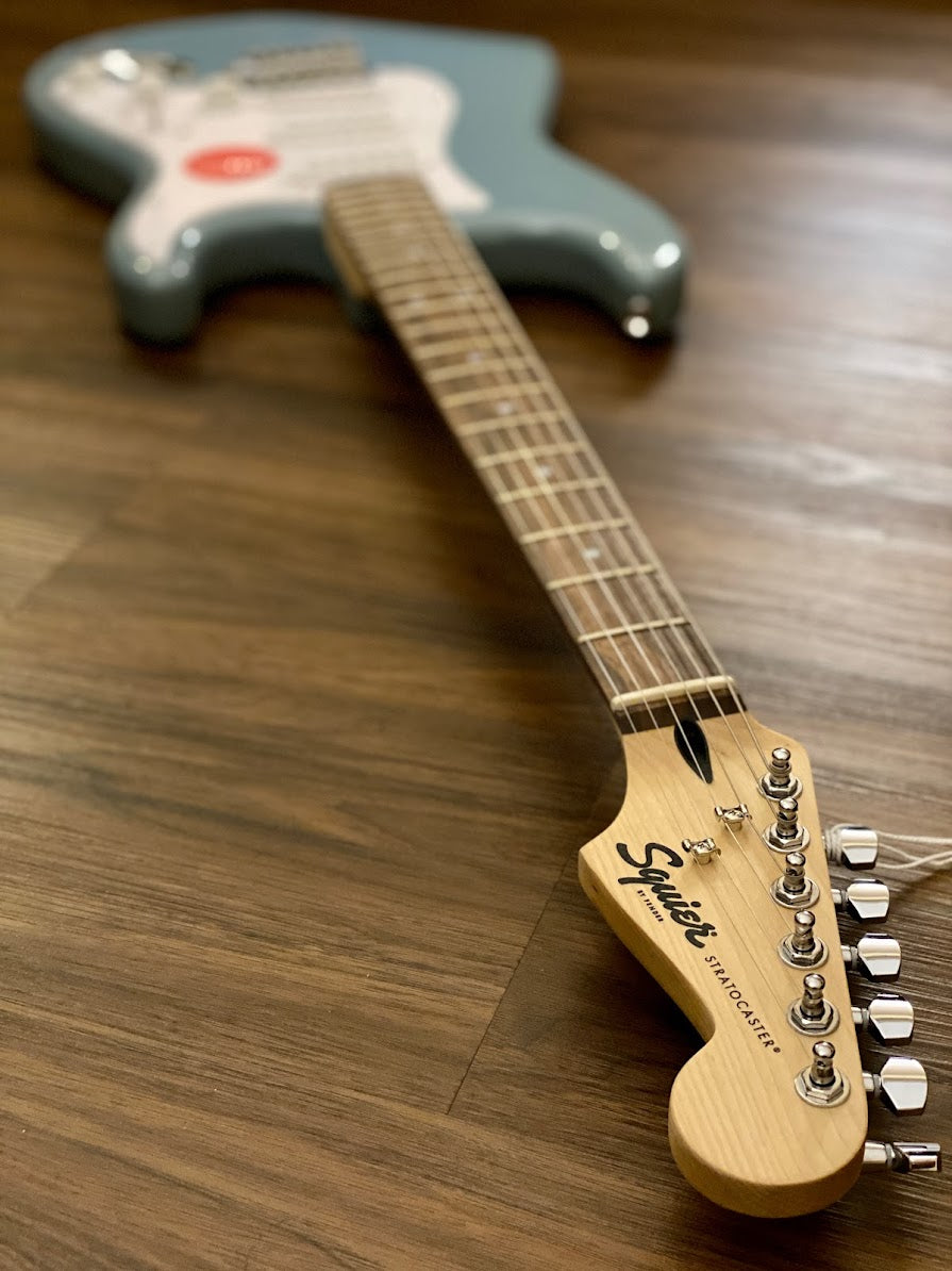Squier Bullet Stratocaster with Laurel FB in Sonic Grey