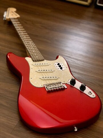 Squier Paranormal Cyclone in Candy Apple Red with Pearloid 
