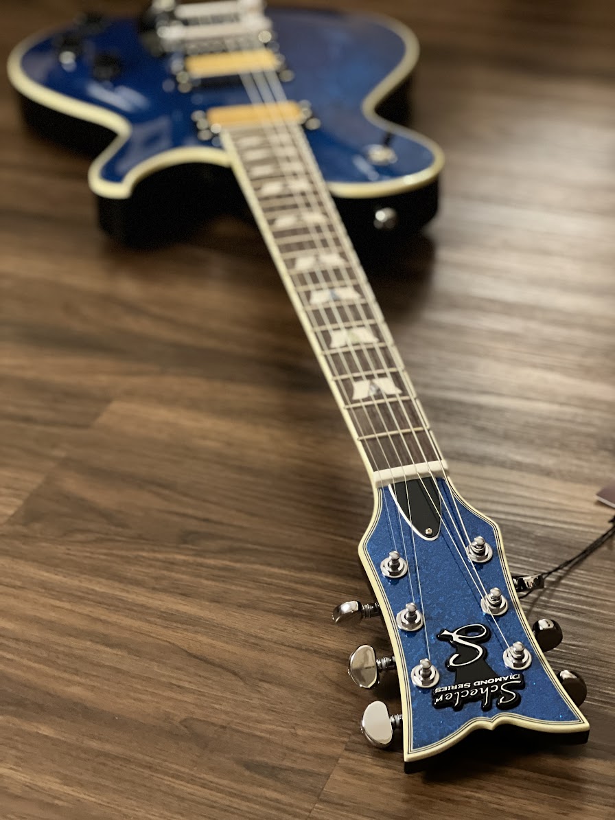 Schecter Retro Solo-6B in Blue Sparkle
