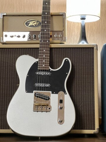 Tokai ATE172MV-SSH SG/R Breezysound Japan with Maverick Tremolo in Silver Gray