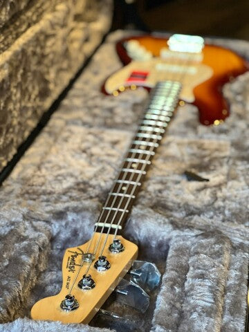 Fender Limited Edition American Professional Ash Jazz Bass พร้อม RW FB สี Sienna Sunburst
