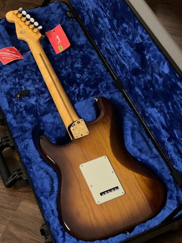 Fender 75th Anniversary Commemorative Stratocaster in 2 Color Bourbon Burst