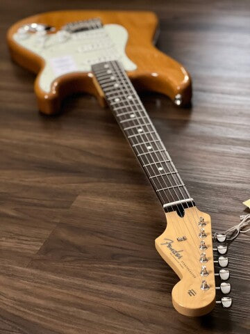 Fender Japan Hybrid II Stratocaster พร้อม Rosewood FB สี Vintage Natural