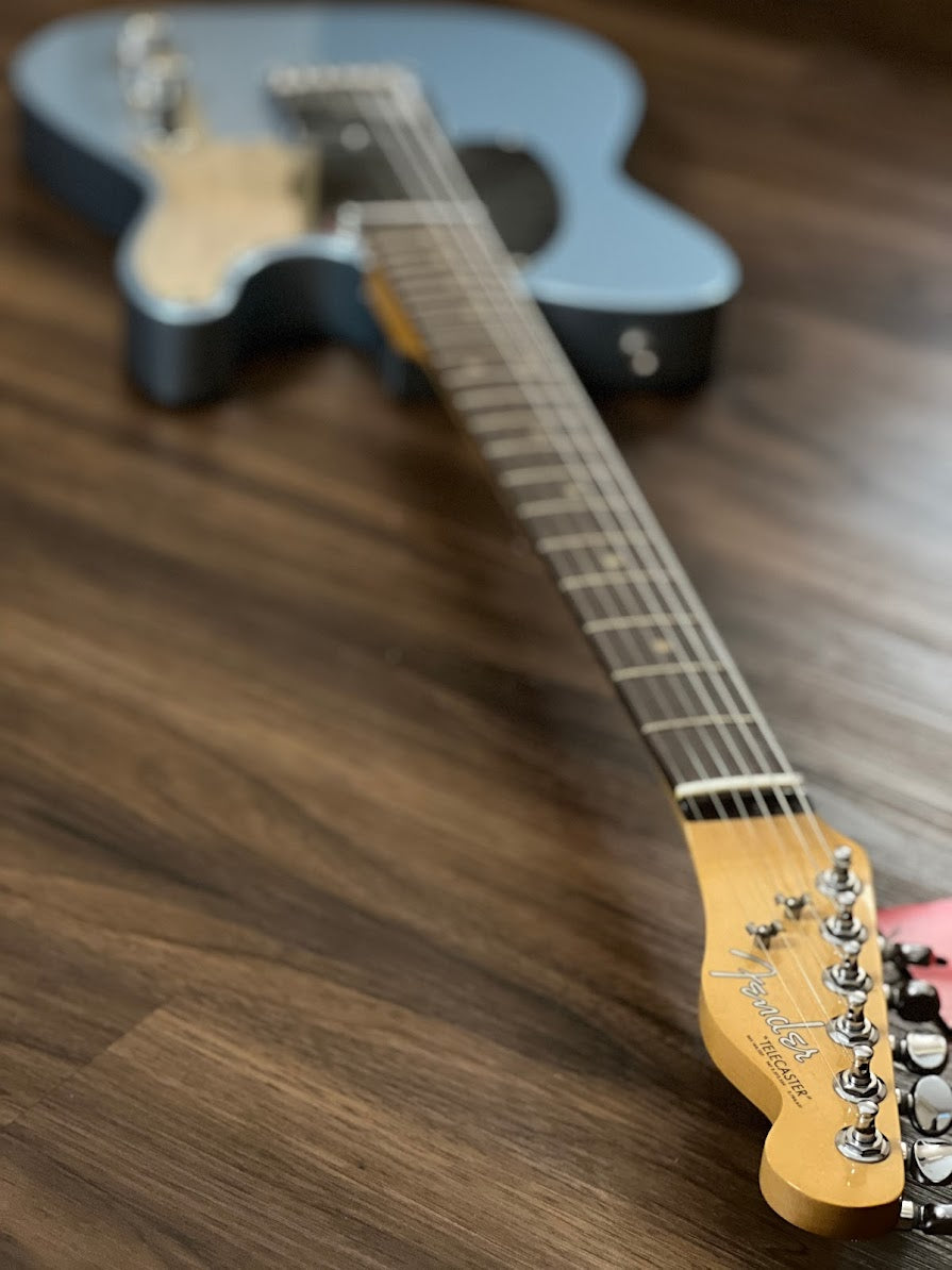 Fender Chrissie Hynde Telecaster with Rosewood FB in Ice Blue Metallic