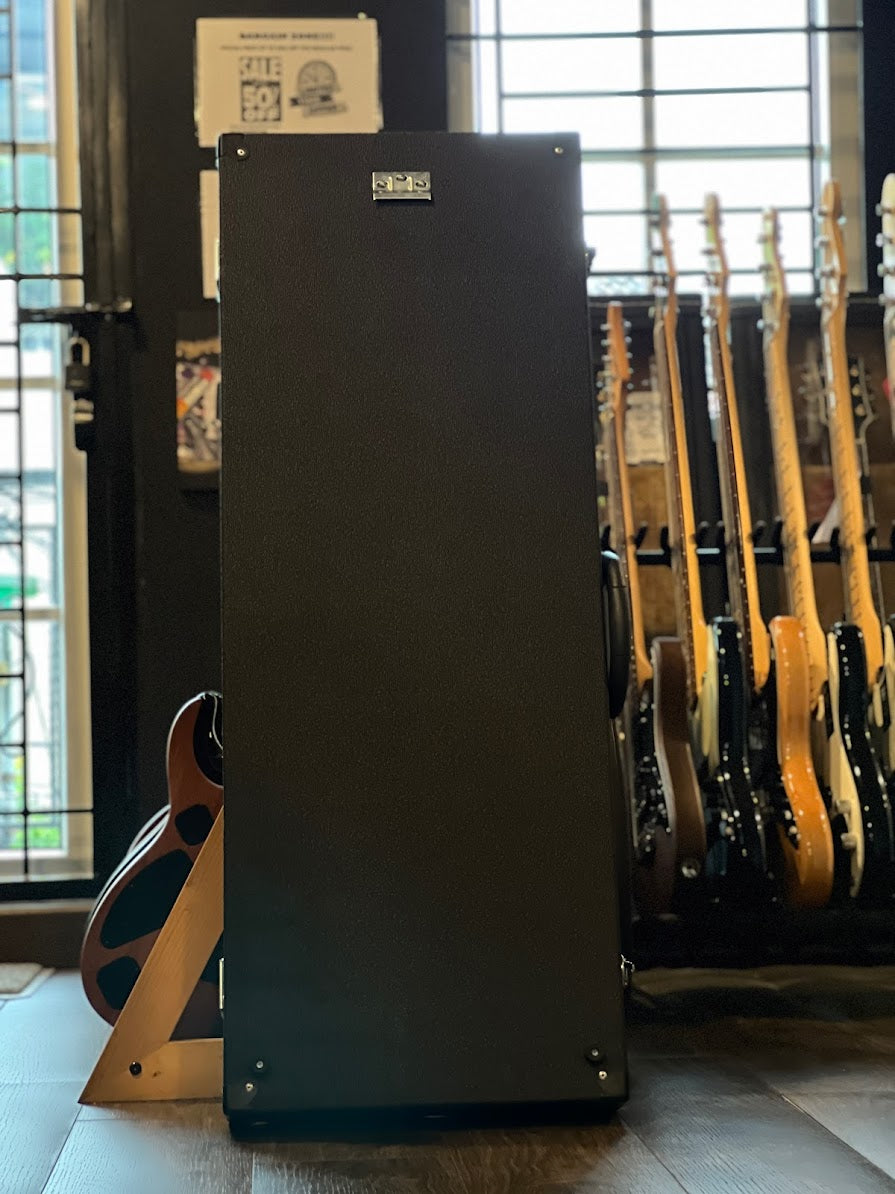 BOXX Case Display Case for Electric Guitars with Wall Mounting Kit