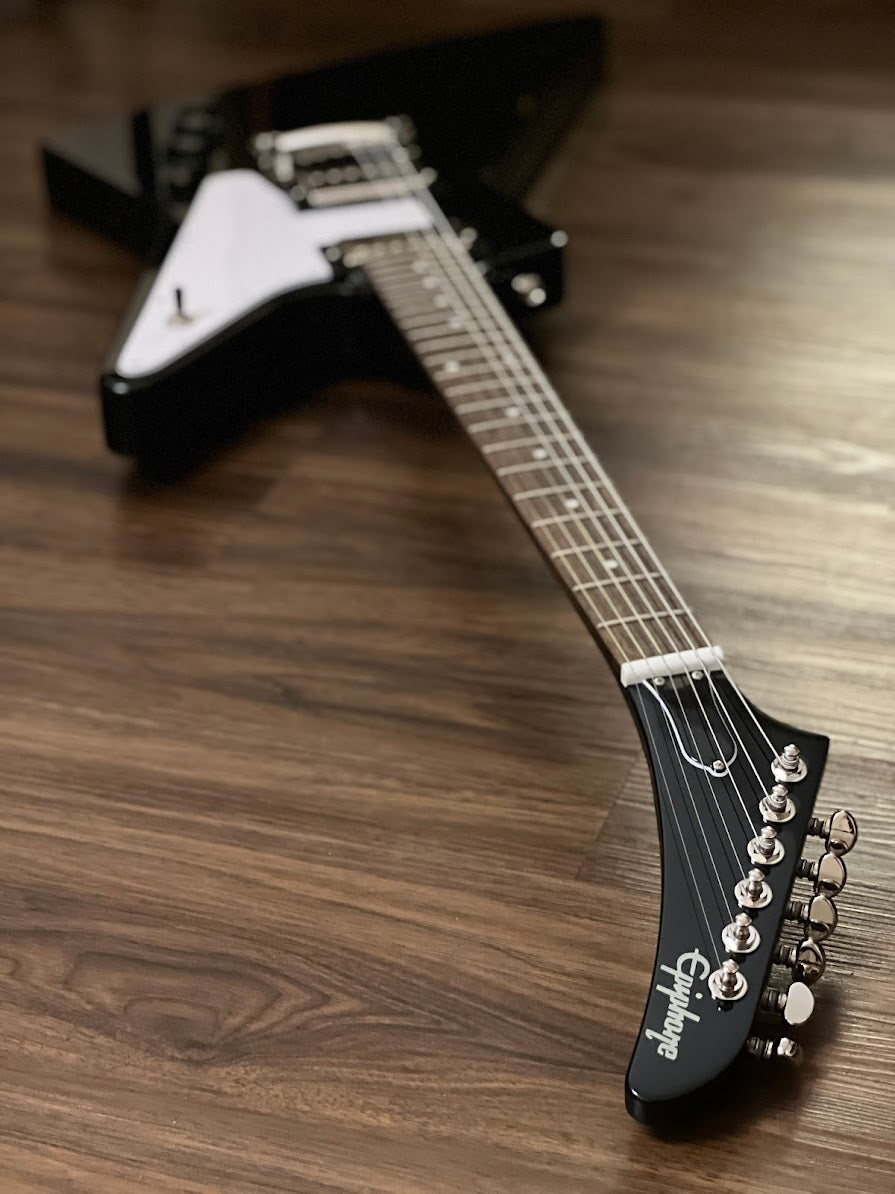 Epiphone Explorer "Inspired By Gibson" สีไม้มะเกลือ