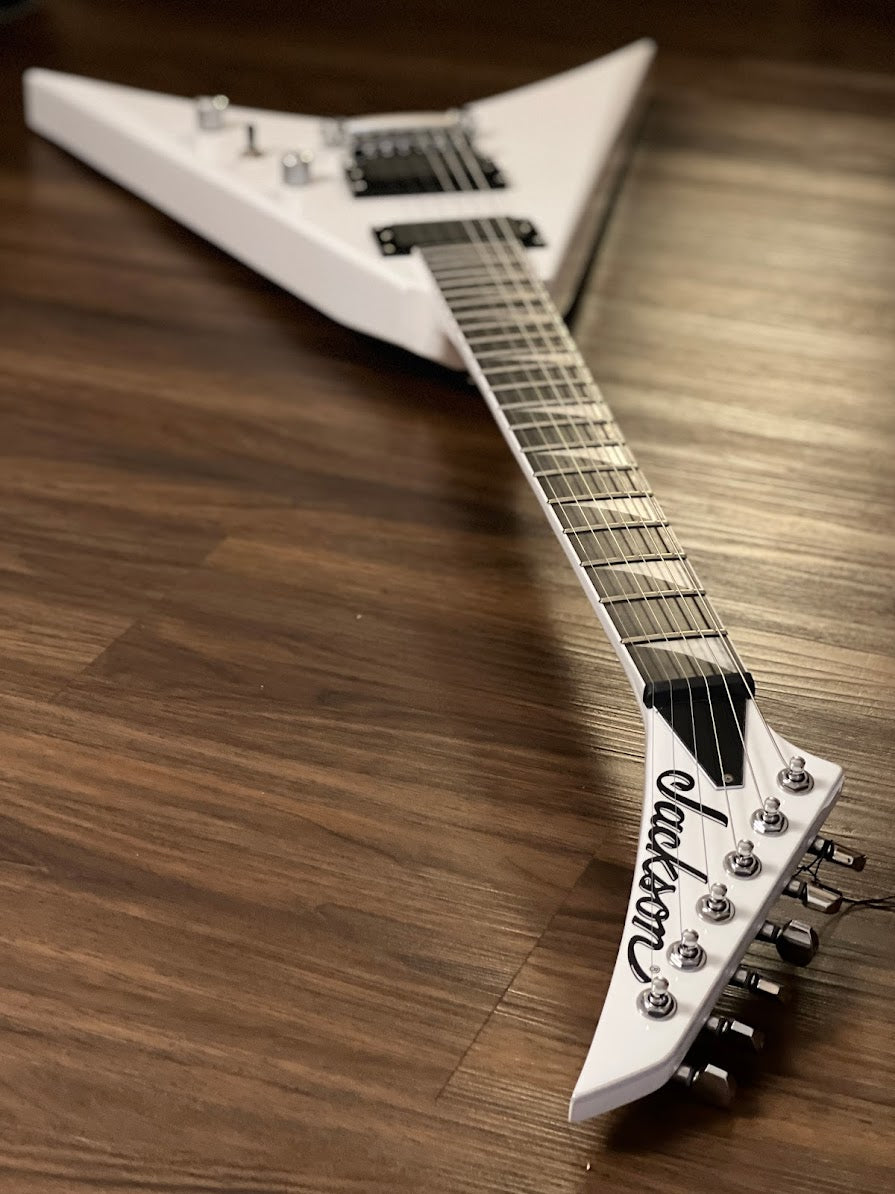Jackson Pro Series King V KVTMG with Ebony FB in Snow White