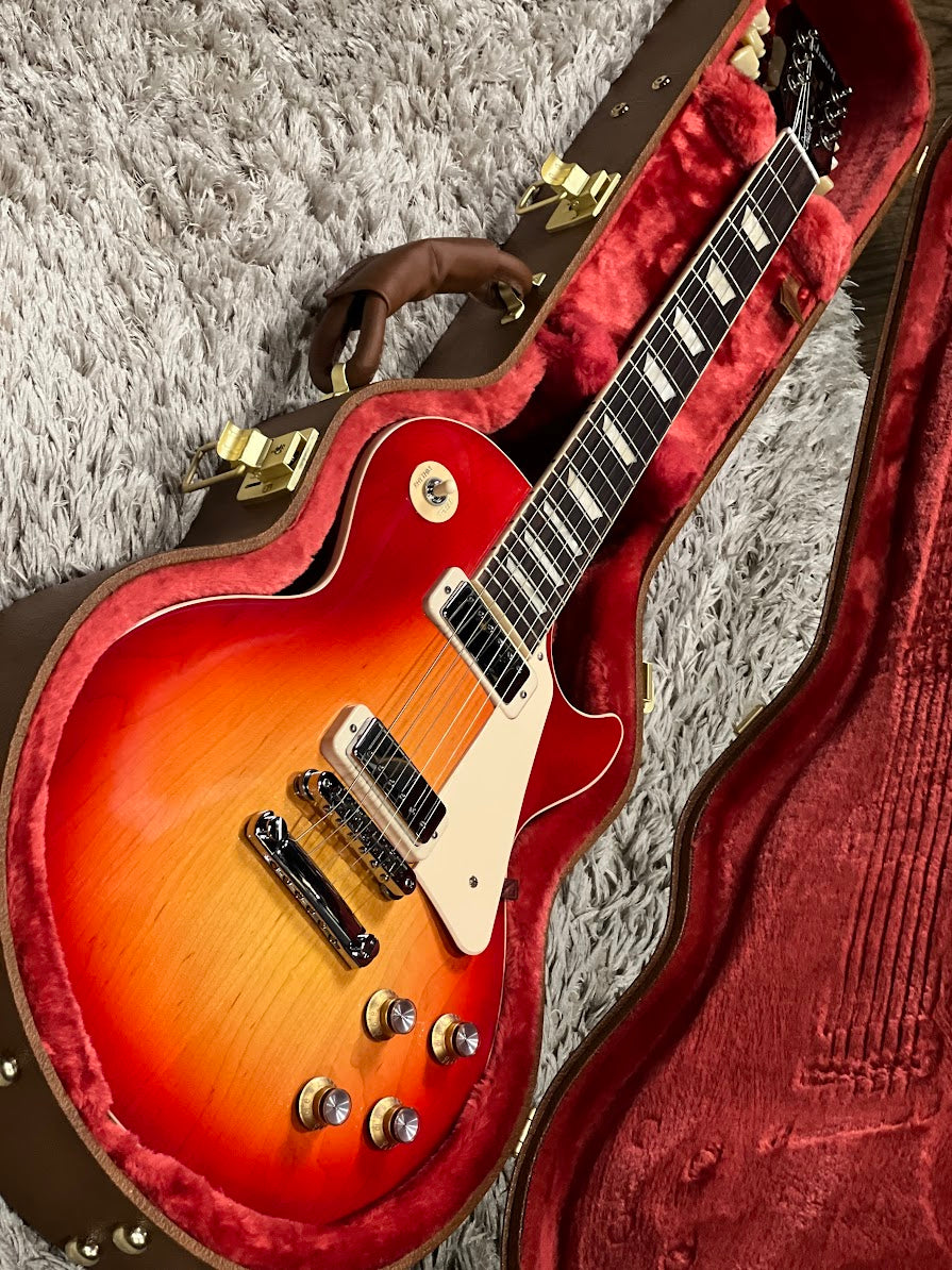Gibson Les Paul Deluxe 70s in 70s Cherry Sunburst