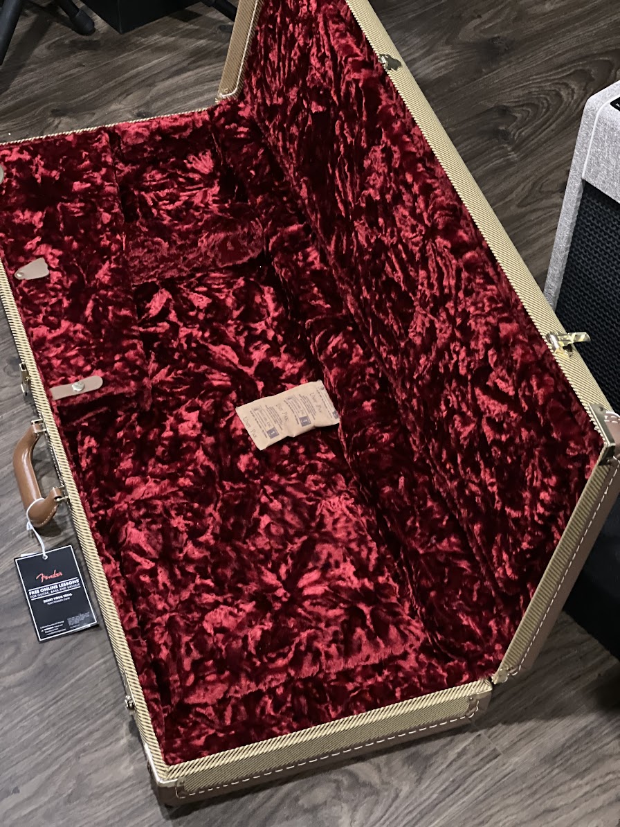 Fender Deluxe Strat/Tele Case in Tweed