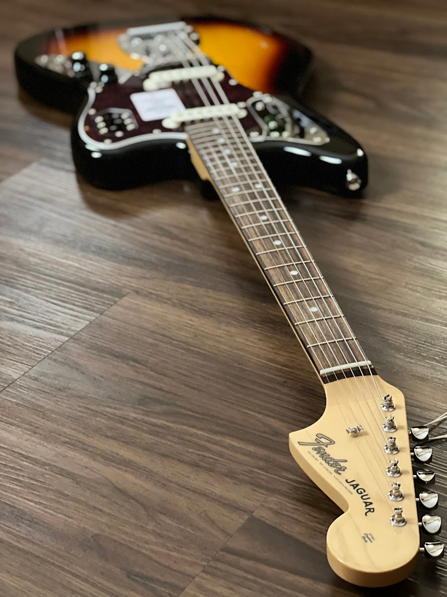 Fender Japan Traditional 60s Jaguar with RW FB in 3-Color Sunburst