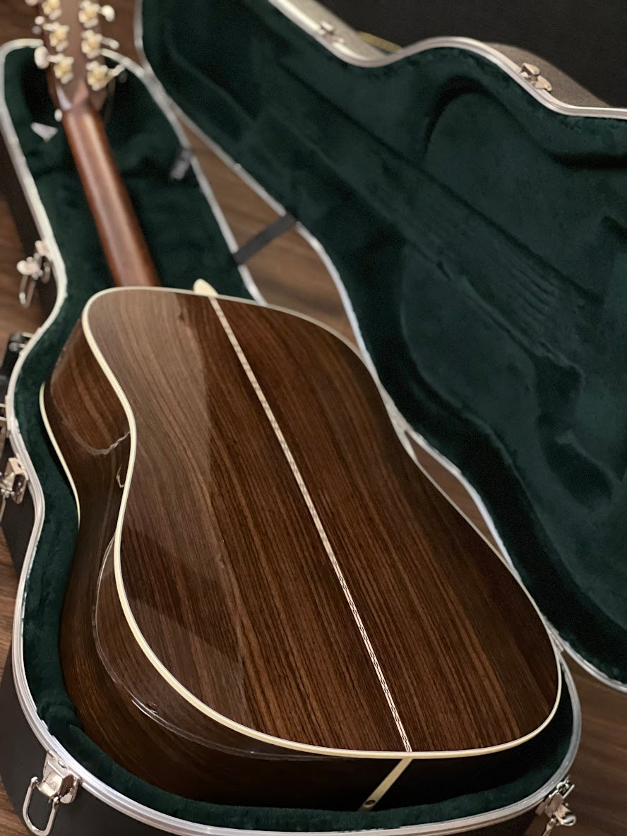 กีต้าร์โปร่ง Martin D-28 - สีธรรมชาติ