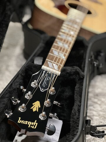 Gibson Hummingbird Studio Walnut Acoustic Electric in Antique Natural