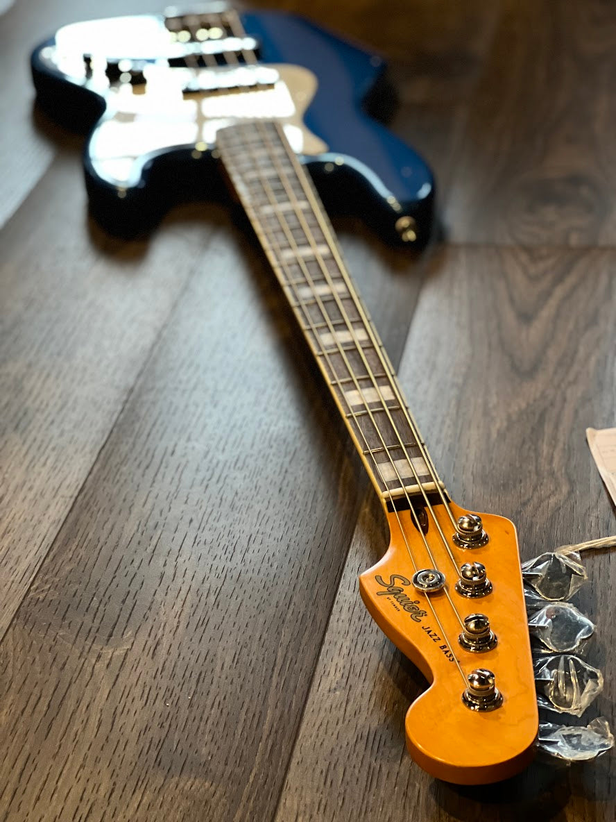 Squier FSR Classic Vibe Late 60s Jazz Bass พร้อม Laurel FB สี Lake Placid Blue