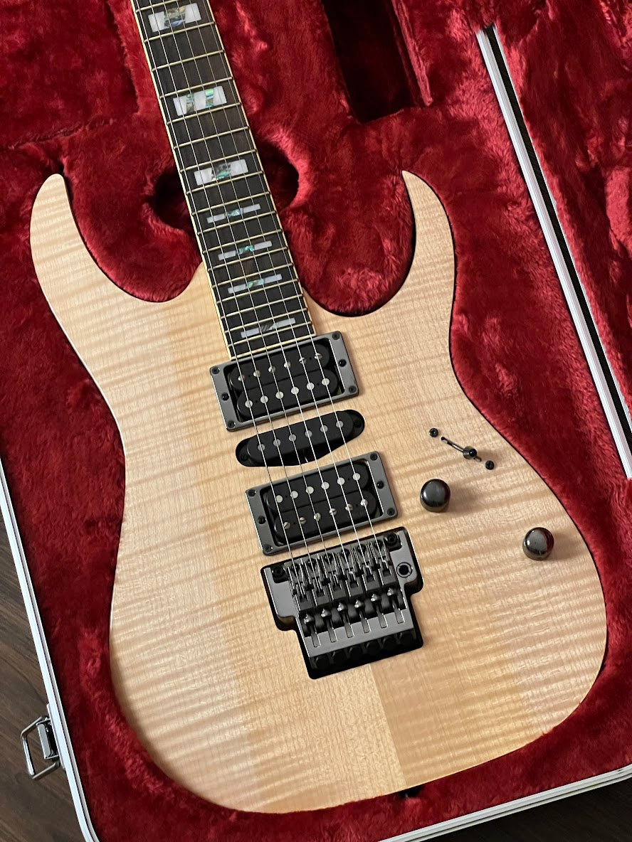 Ibanez J Custom RG8570CST in Natural