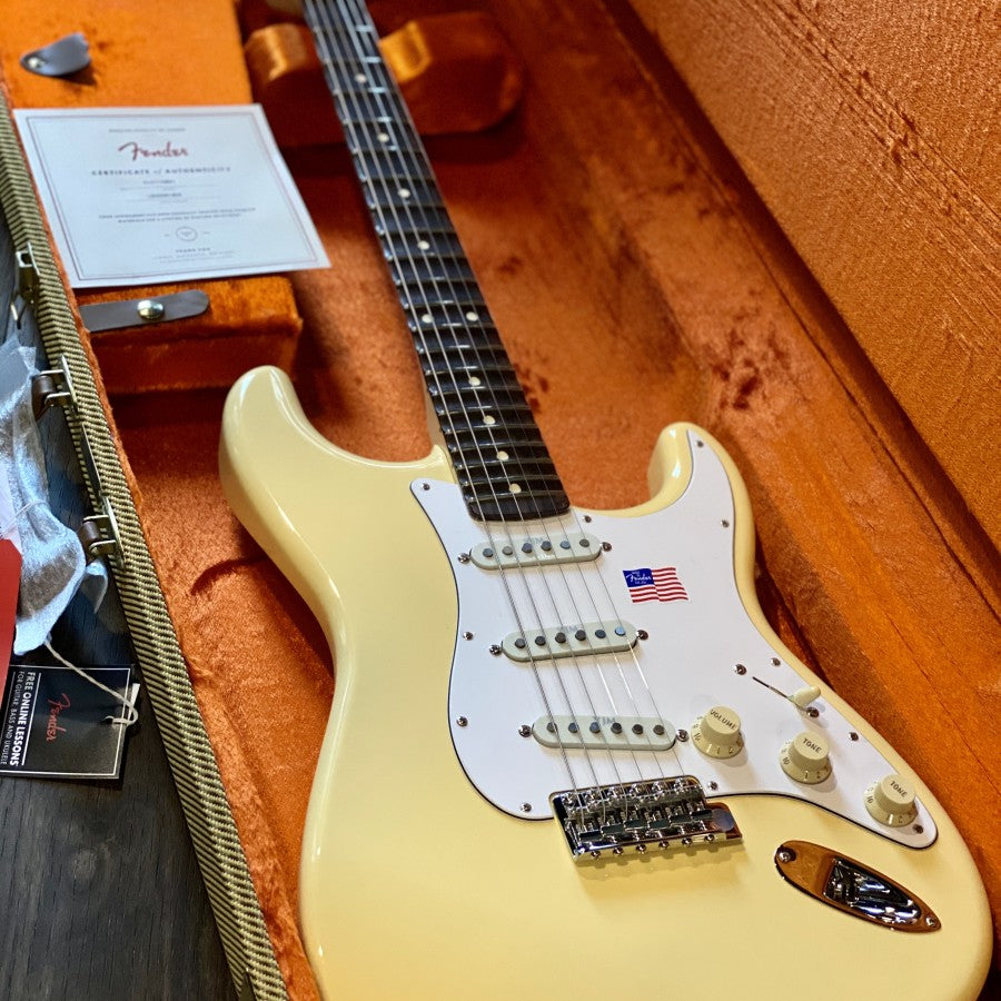 Fender Artist Yngwie Malmsteen Strat Scalloped Rosewood Neck in Vintage White