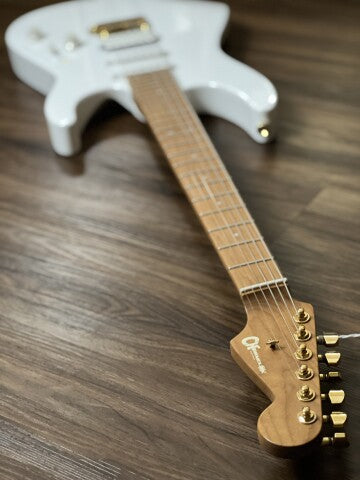 Charvel Pro-Mod DK24 HSS 2PT พร้อม Caramelized Maple FB สี Snow White