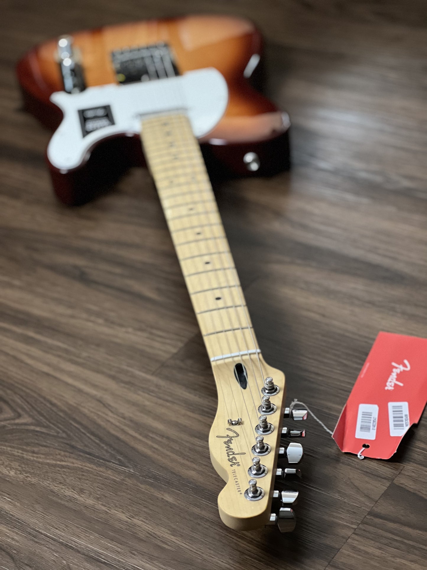 Fender Limited Edition Player Plus Top Telecaster with Maple FB in Sienna Sunburst